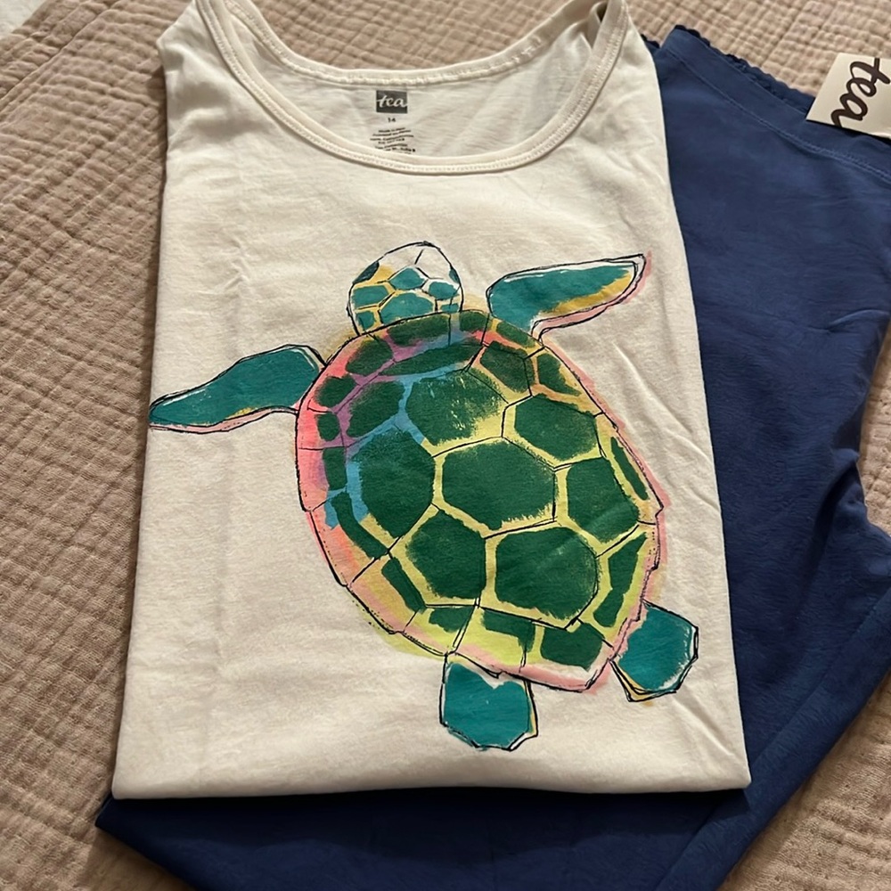 Tea Collection Graphic Tank Top